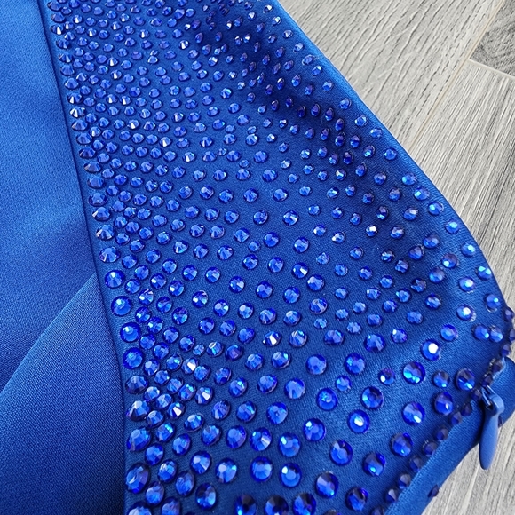 Blue One-Shoulder Belted Midi Dress - Picture 4 of 9